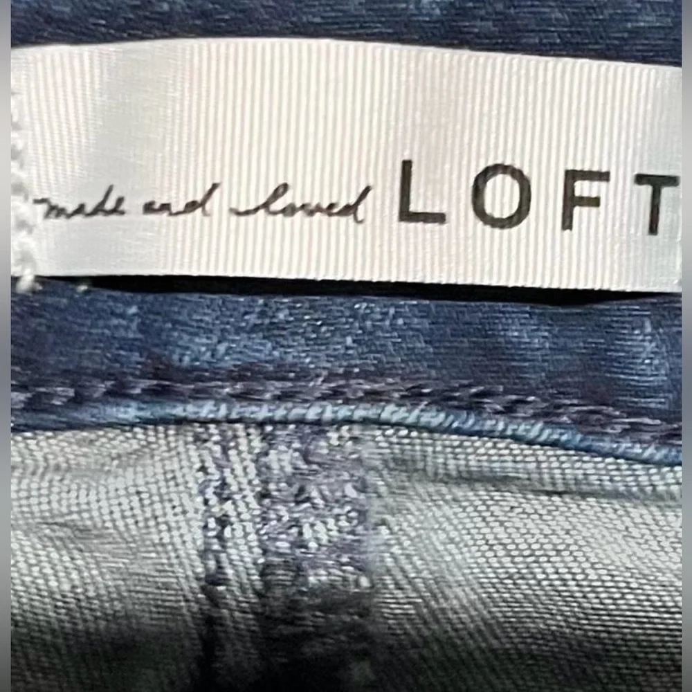 LOFT Women’s Dark Blue The Kick Crop Flare Jeans Short Size 29/8 - Picture 3 of 7